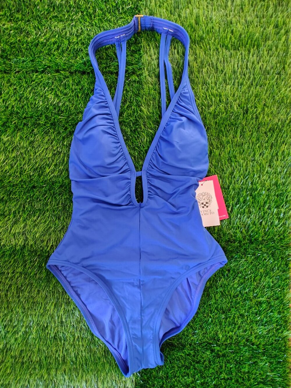 VINCE CAMUTO SHIRRED PLUNGE ONE-PIECE SWIMSUIT (SIZE 4)